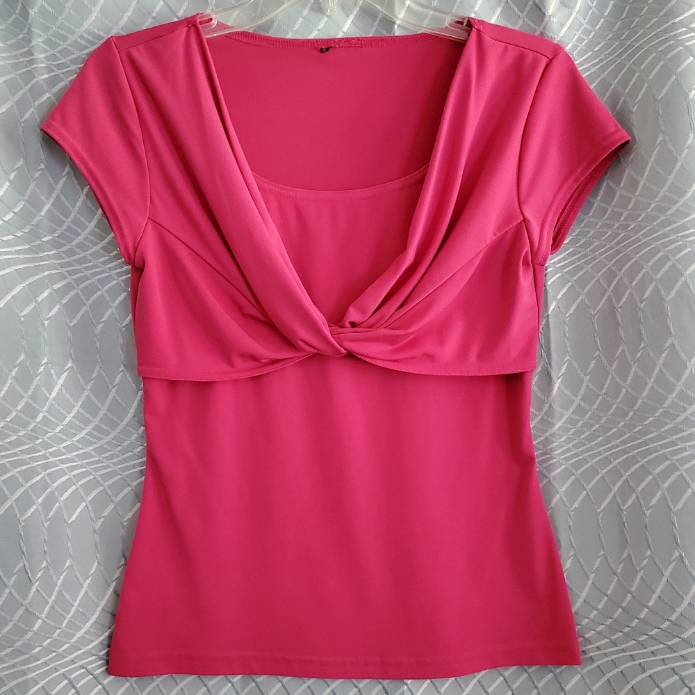 ❌❌ SOLD ❌❌ $9 if Bundled🌴 Cross Front Blouse Pink, Large